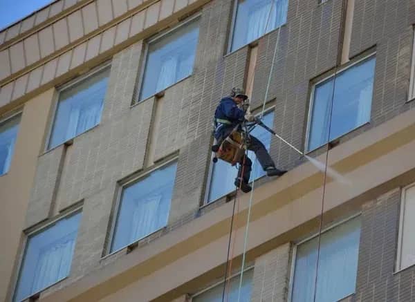 Мойка балконов 